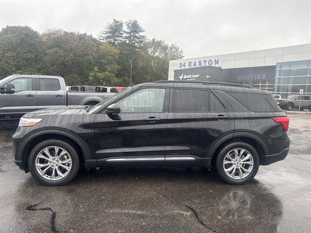 2022 Ford Explorer XLT photo 2