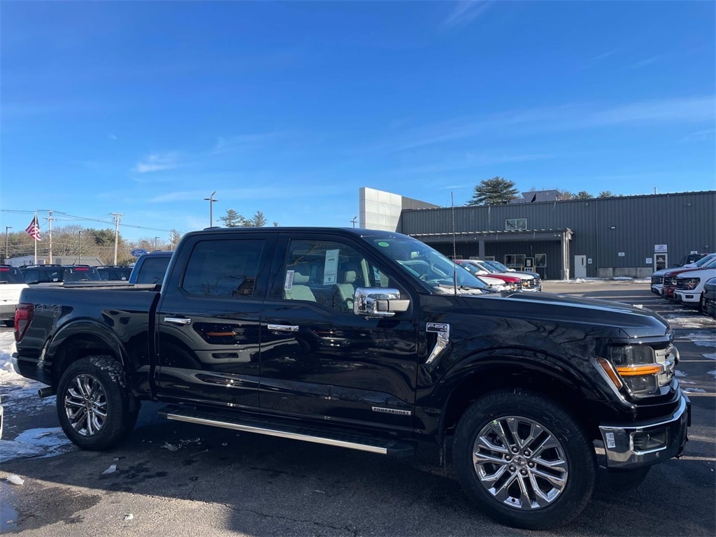 2025 Ford F-150 XLT photo 2