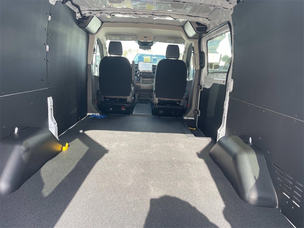 2025 Ford Transit Cargo Van photo 4