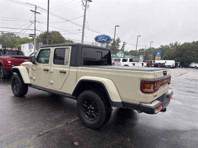 2022 Jeep Gladiator Mojave photo 2