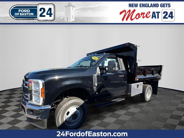 2025 Ford F-350 Super Duty Chassis Cab XL's photo