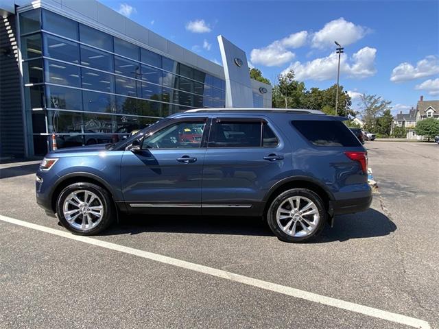 2018 Ford Explorer XLT photo 3