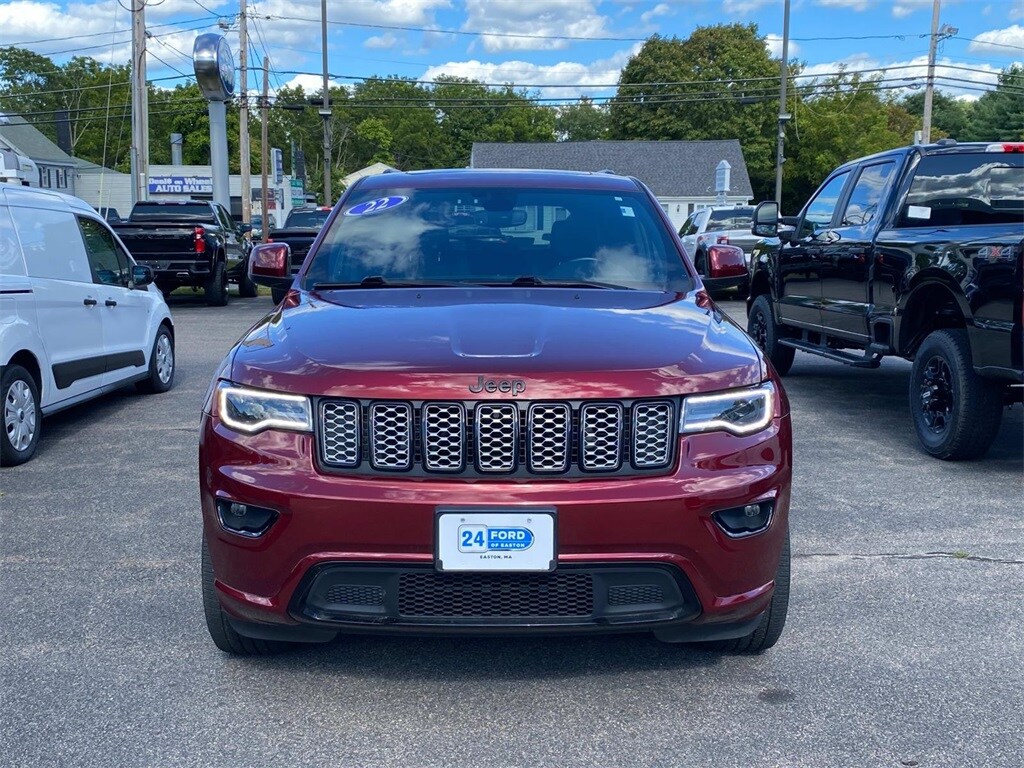 2022 Jeep Grand Cherokee Laredo X photo 2