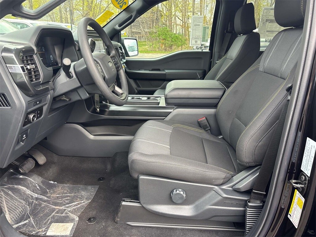 2025 Ford F-150 STX photo 4