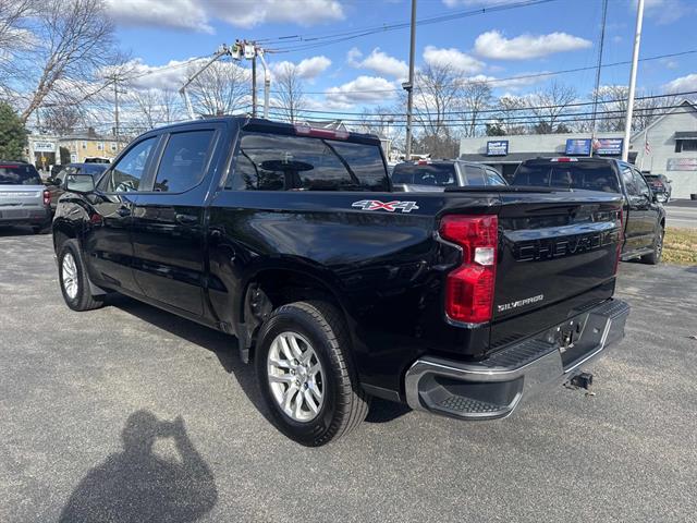 2021 Chevrolet Silverado 1500 LT photo 2