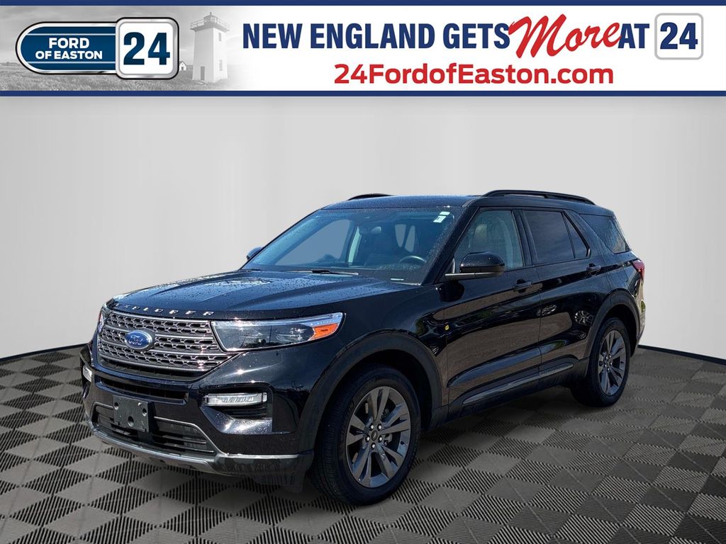 2023 Ford Explorer XLT 4WD's photo