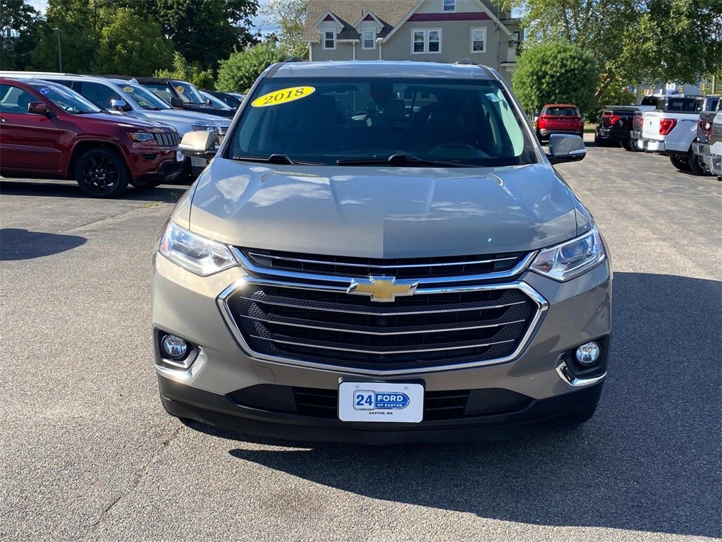 2018 Chevrolet Traverse 3LT photo 2
