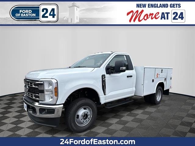 2025 Ford F-350 Super Duty Chassis Cab XL's photo