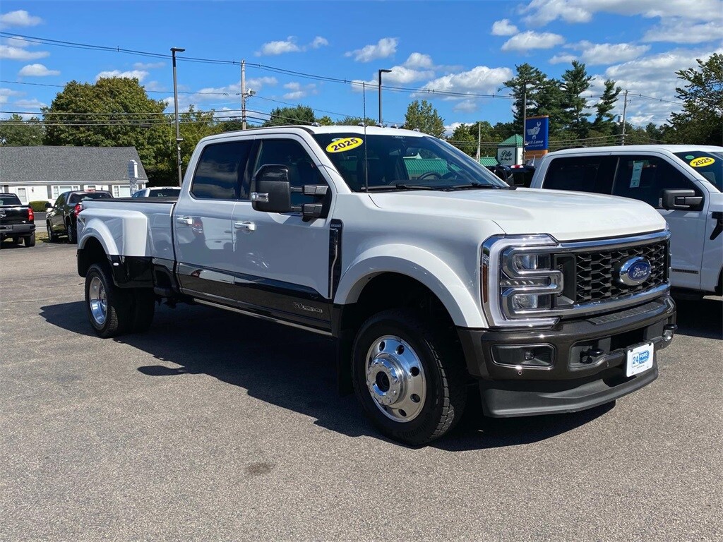2025 Ford F-450 King Ranch photo 3