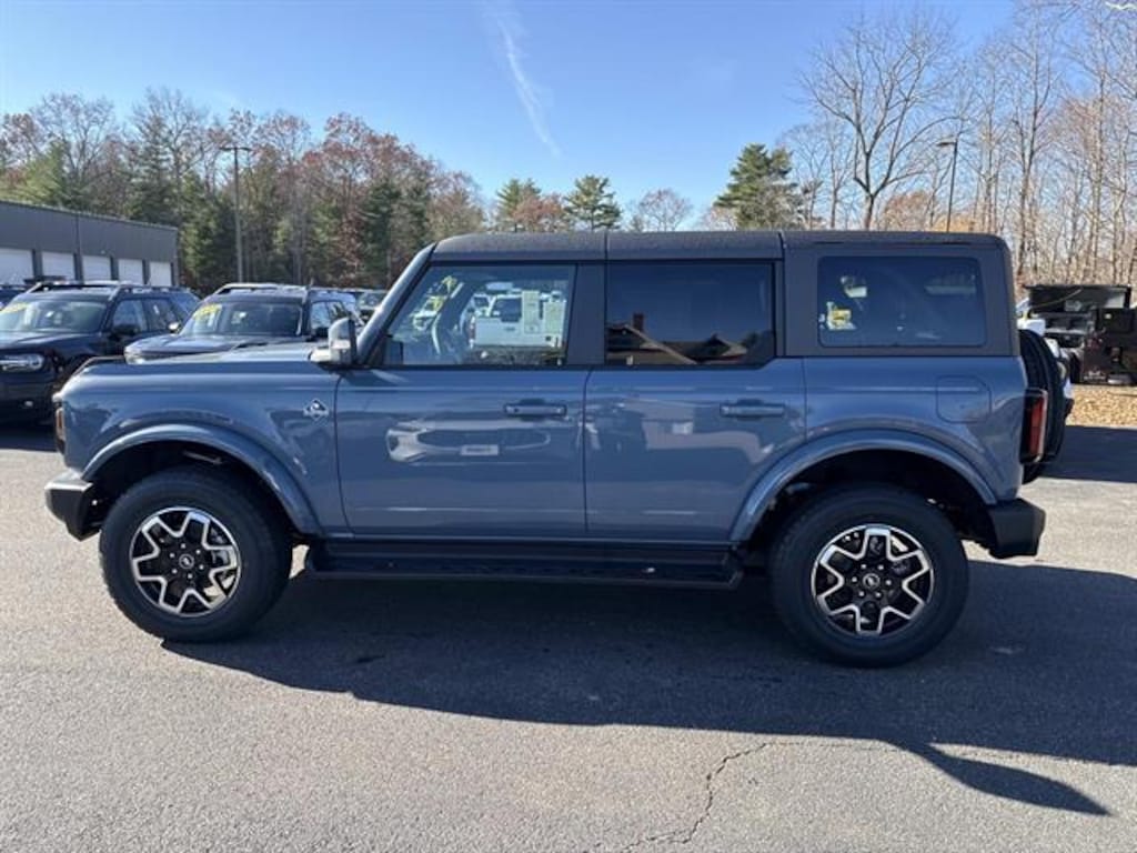 New 2025 Ford Bronco Outer Banks SUV