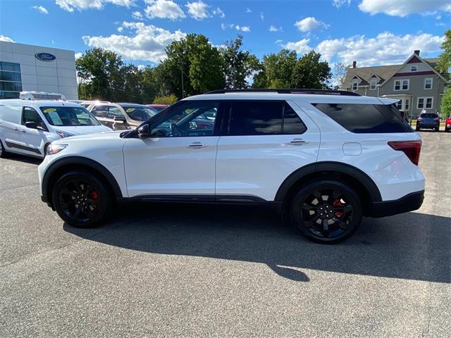 2021 Ford Explorer ST photo 4
