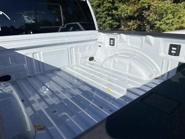 2025 Ford F-150 XLT photo 3