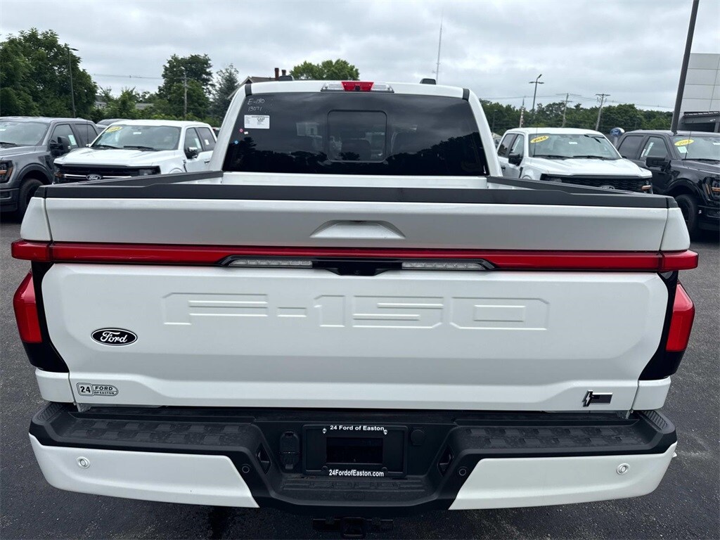 2025 Ford F-150 Lightning Platinum photo 3