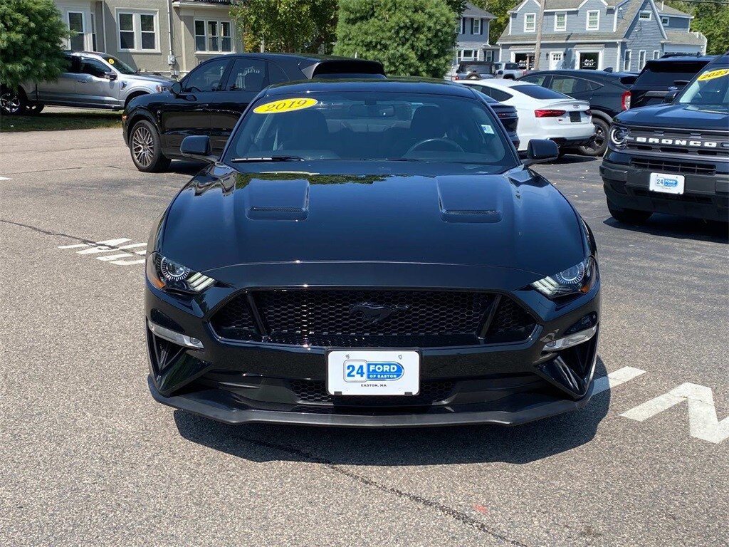 2019 Ford Mustang GT photo 2