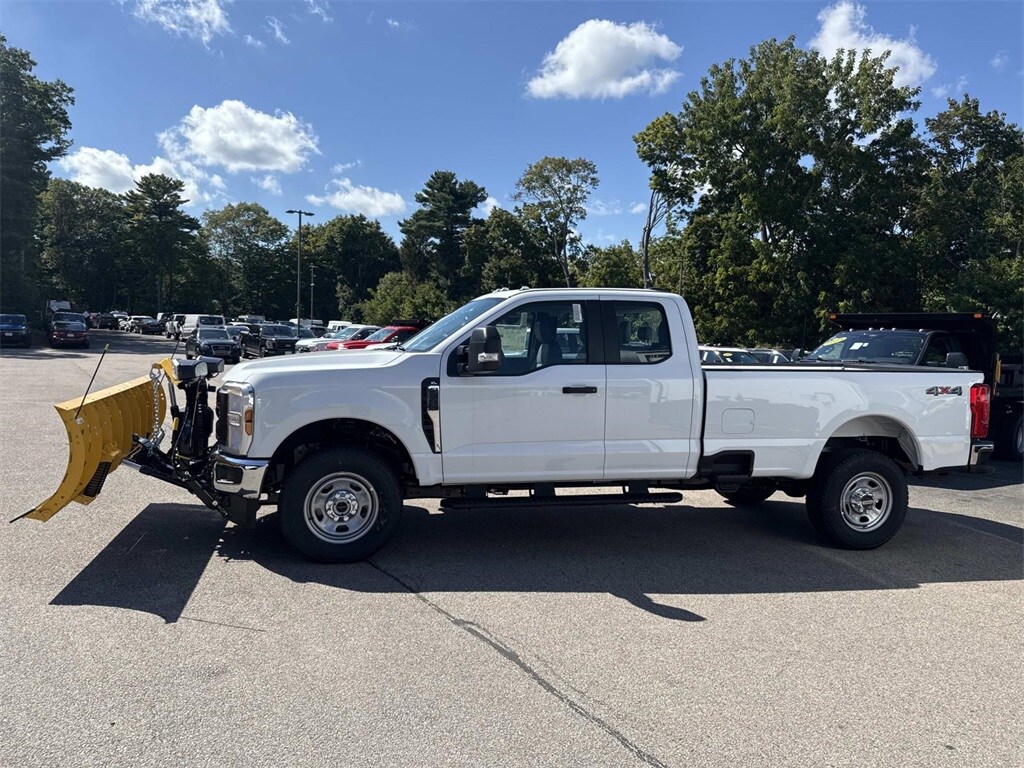 2025 Ford F-350 XL photo 2