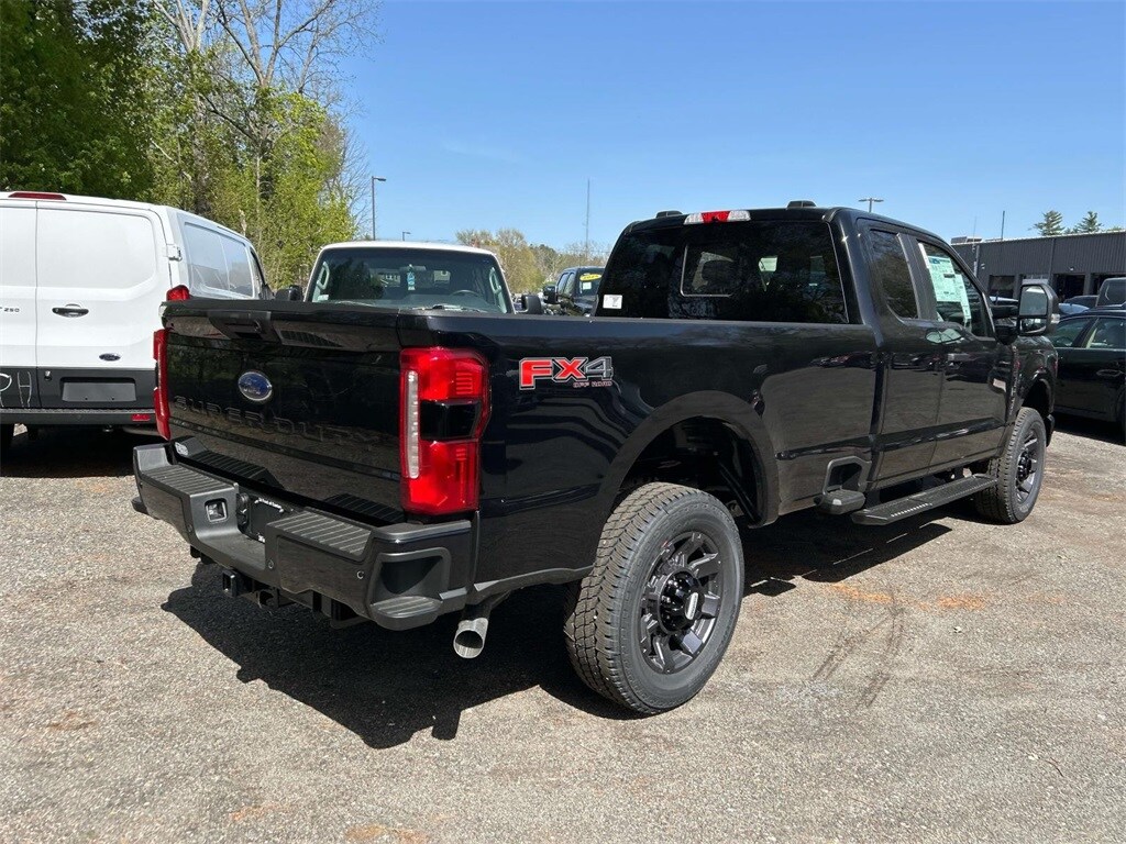 2025 Ford F-350 XL photo 3