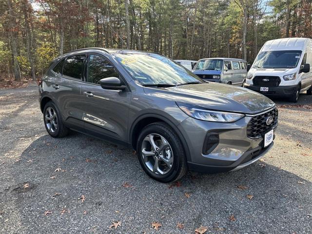2025 Ford Escape ST-Line photo 3