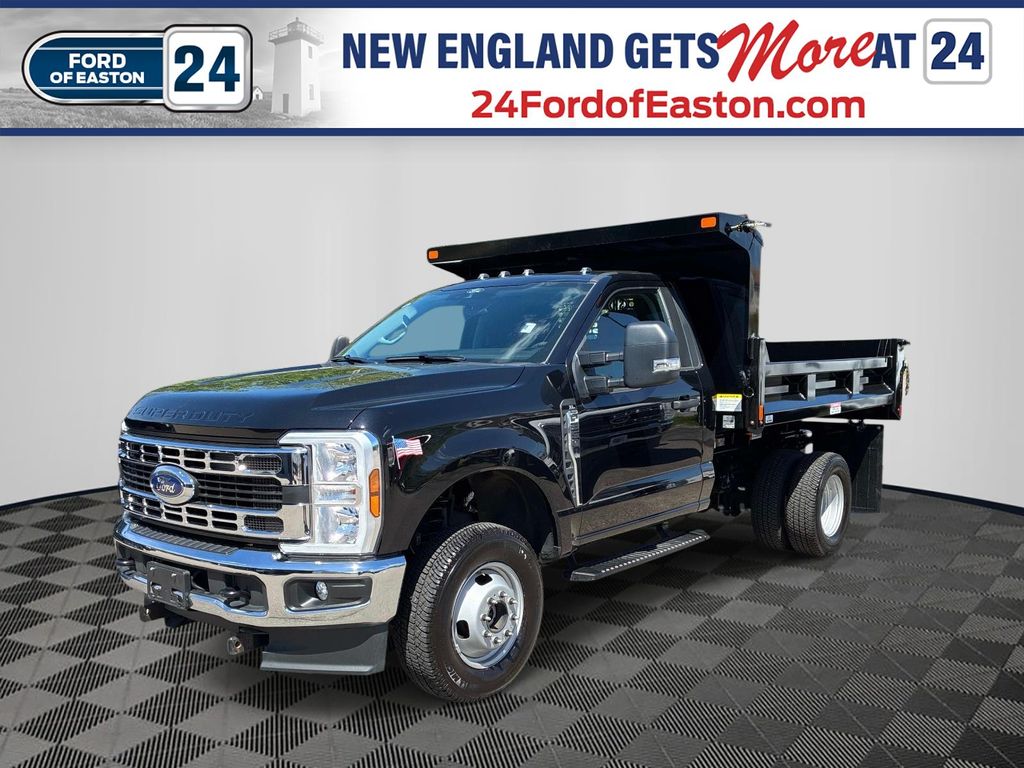 2025 Ford F-350 XL 4x4 Regular Cab 145-In DRW's photo