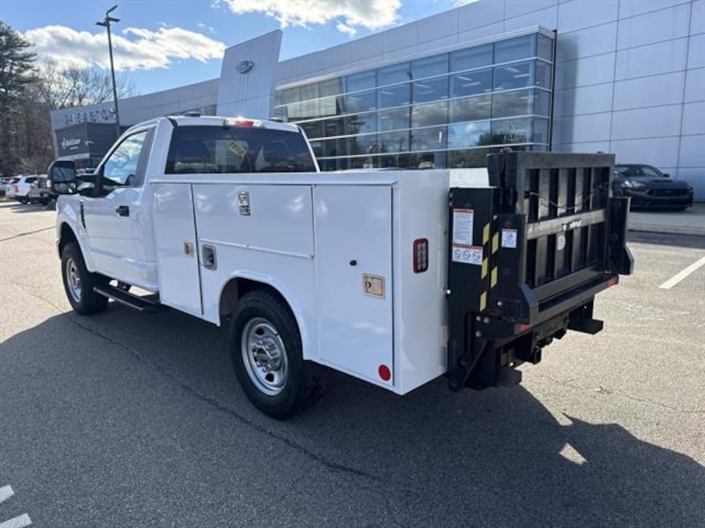 Used 2021 Ford F-550 Chassis Cab 145.3-205.3 IN. WB Chassis Truck