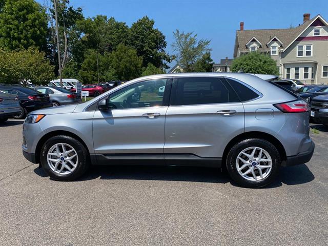 2022 Ford Edge SEL photo 4