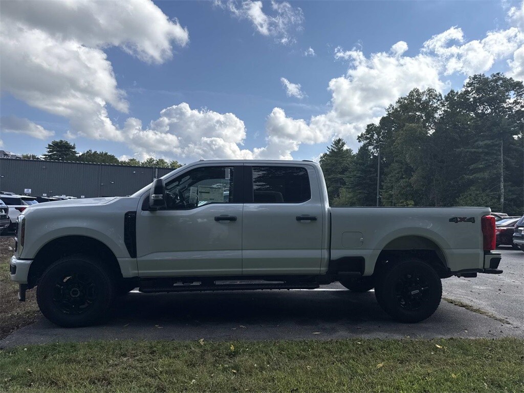2026 Ford F-350 XL photo 2