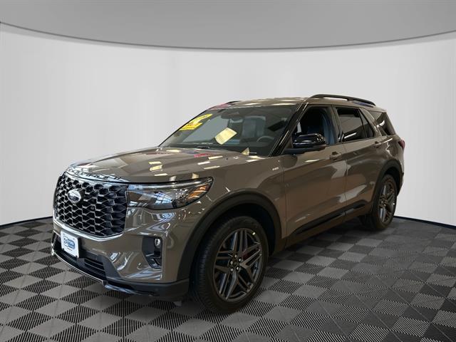2026 Ford Explorer ST-LINE's photo