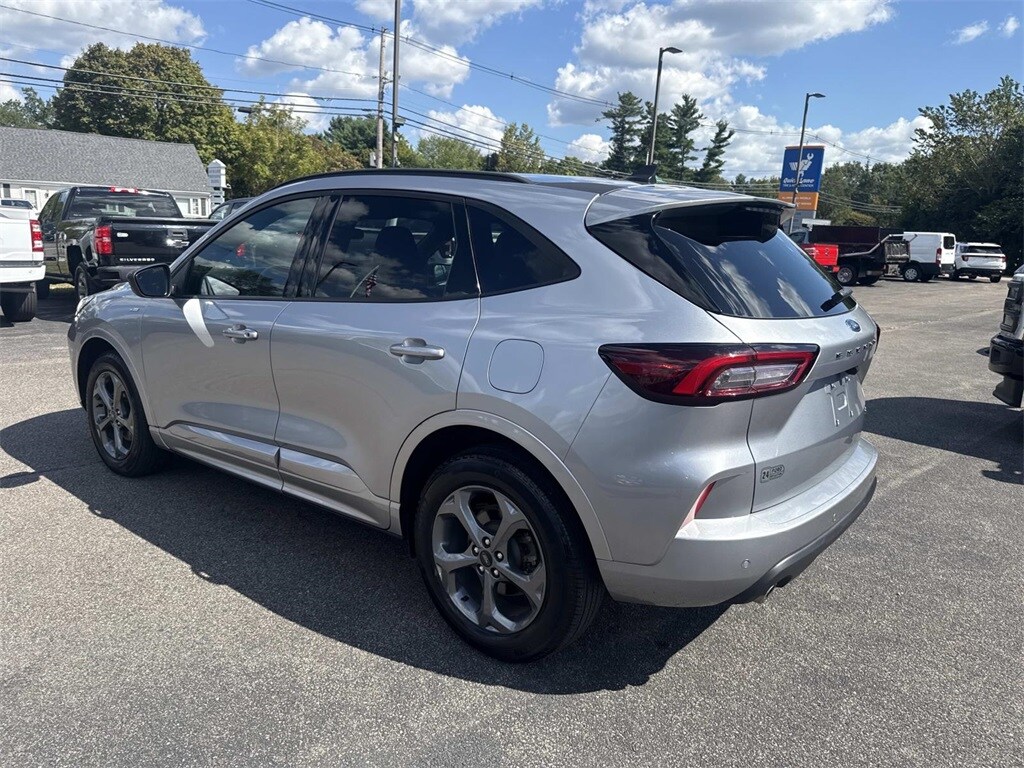 2023 Ford Escape ST-Line photo 3