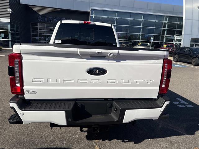 2026 Ford F-350 Lariat photo 2