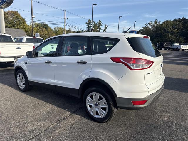 2016 Ford Escape S photo 3