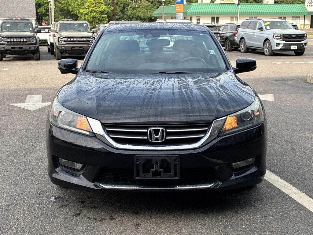 1HGCR2F85FA201568