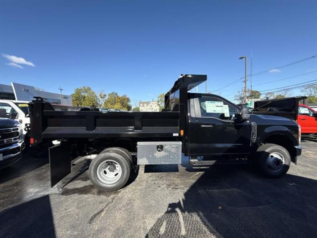New 2025 Ford F-350SD XL Chassis