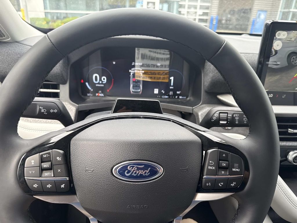 2026 Ford Explorer Platinum - Photo 11