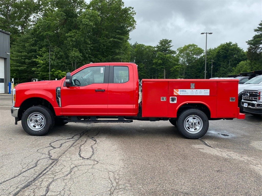2025 Ford F-350 XL photo 2