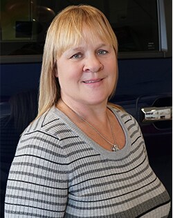 Staff member Christine White from ID_42defb9d7701