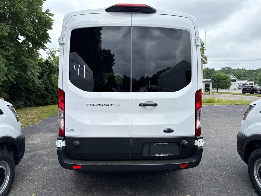 2025 Ford Transit Cargo Van photo 3