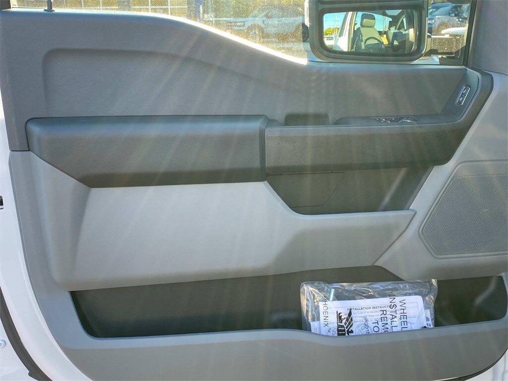 2024 Ford F-550 photo 3