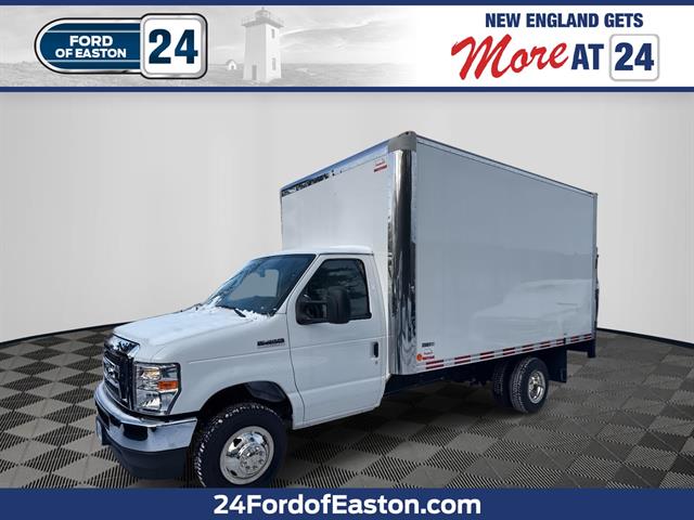 2025 Ford E-Series Cutaway Base's photo