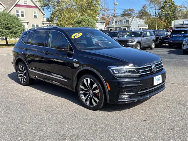 2021 Volkswagen Tiguan SEL Premium R-Line photo 2