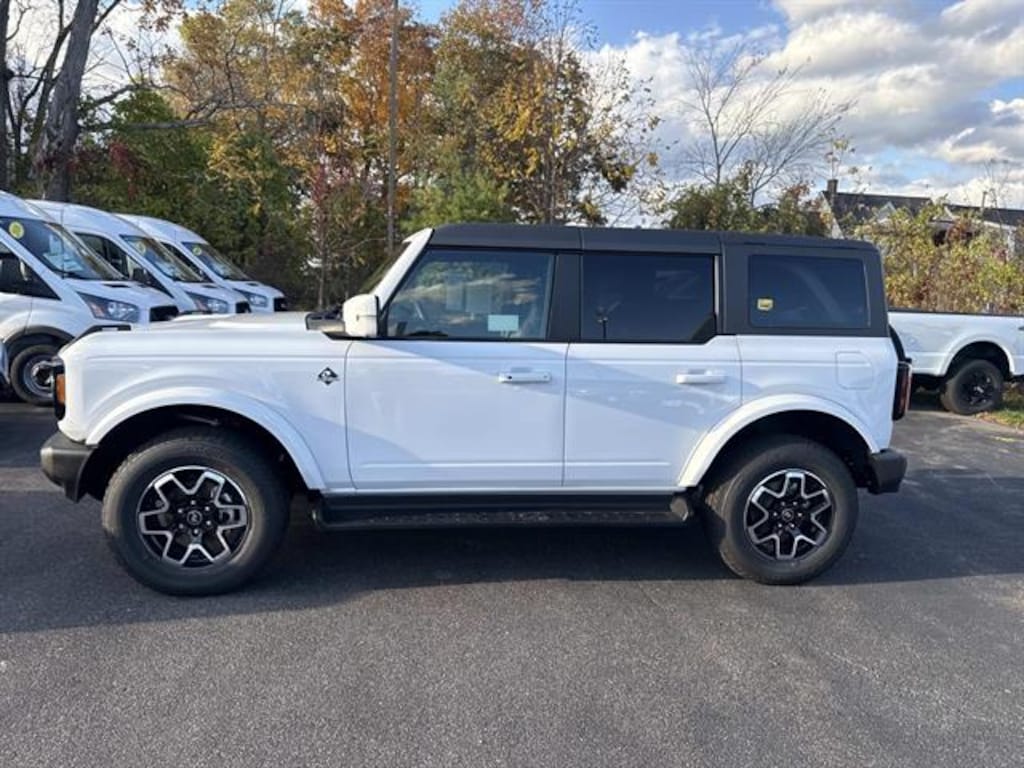 New 2025 Ford Bronco Outer Banks SUV