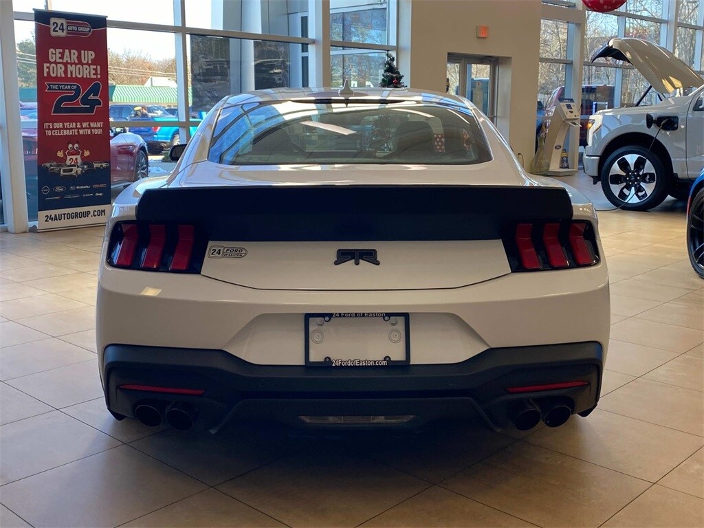 2024 Ford Mustang GT Premium photo 4