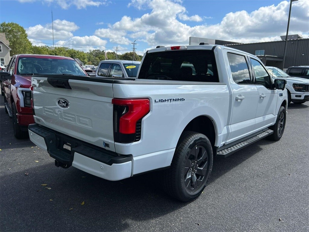 2025 Ford F-150 Lightning photo 2