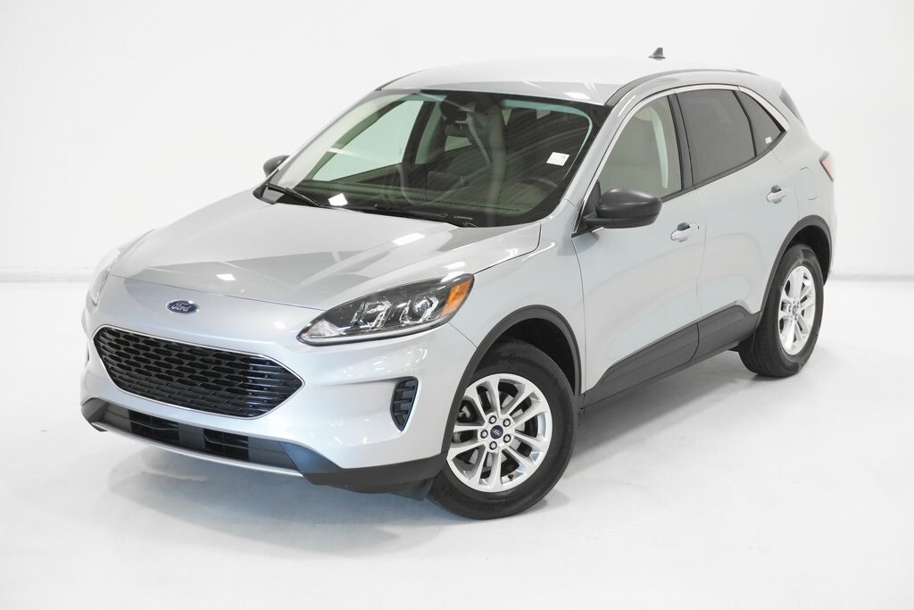 2022 Ford Escape SE photo 2
