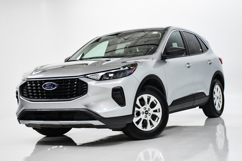 2023 Ford Escape Active's photo