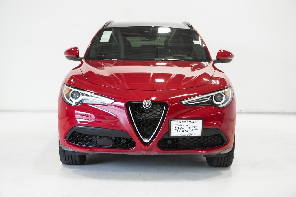 2022 Alfa Romeo Stelvio Ti photo 3