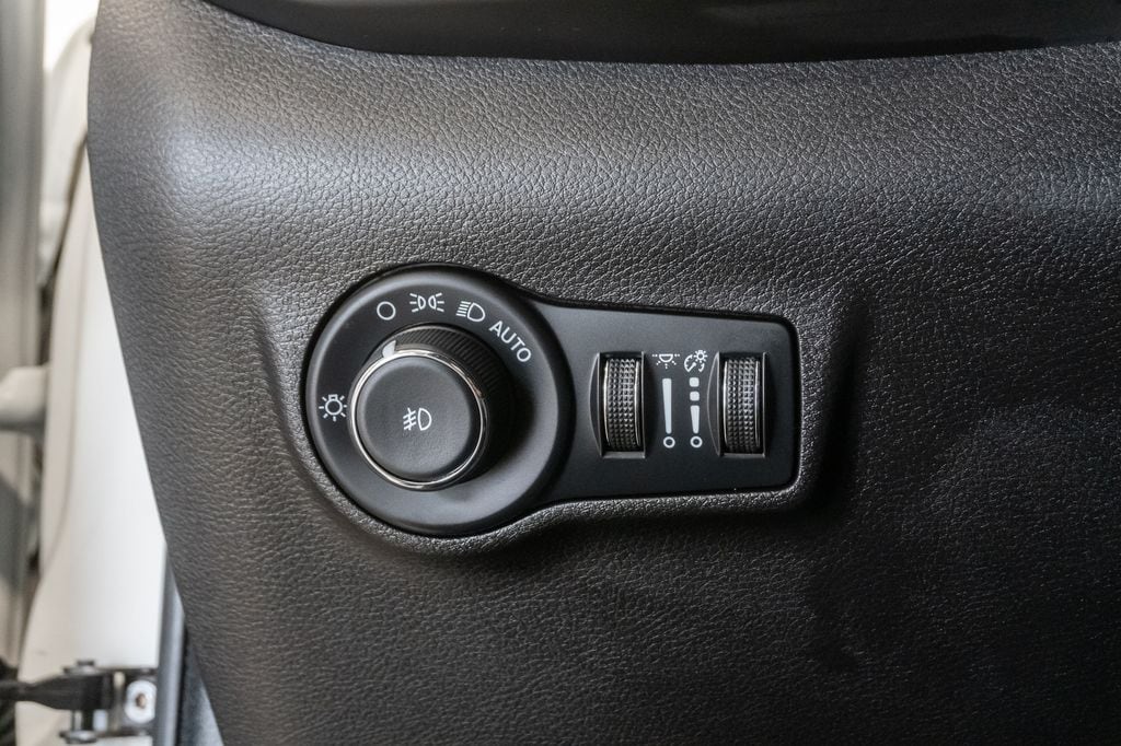 2025 Jeep Compass Trailhawk - Photo 13