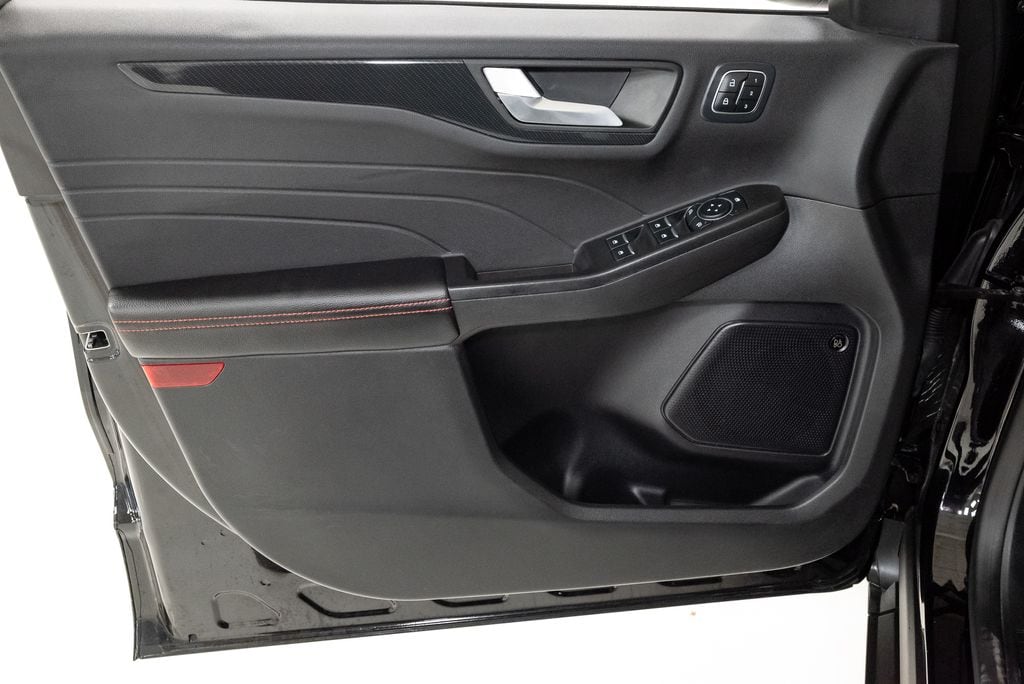 2023 Ford Escape ST-Line Select - Photo 8