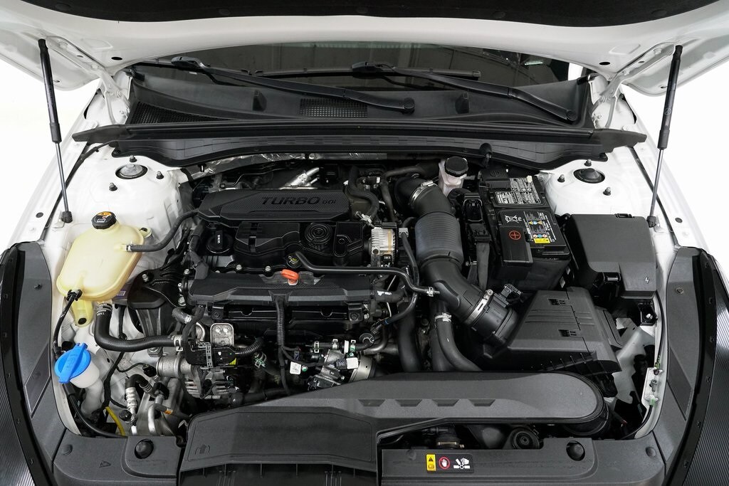 2023 Kia K5 GT-Line photo 3