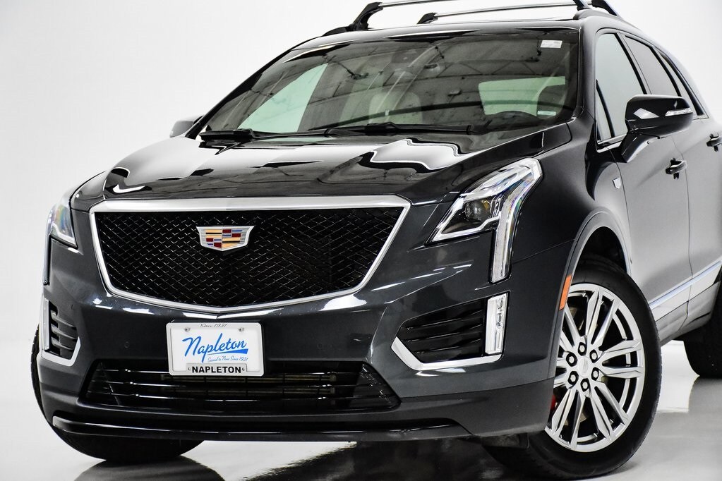2022 Cadillac XT5 Sport photo 2