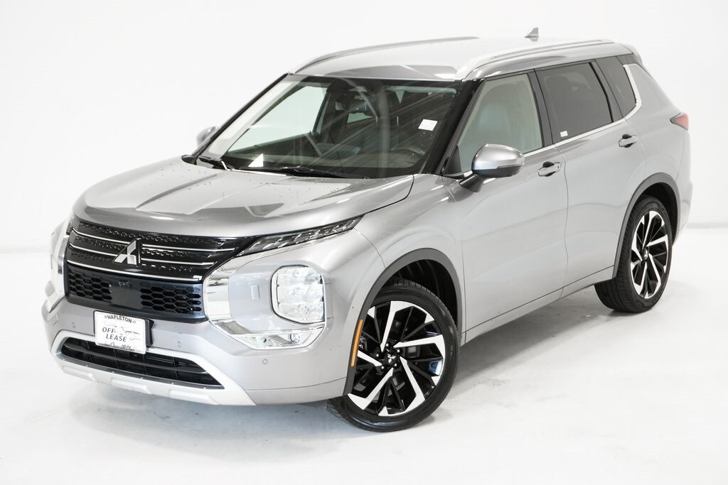 2022 Mitsubishi Outlander SEL photo 2