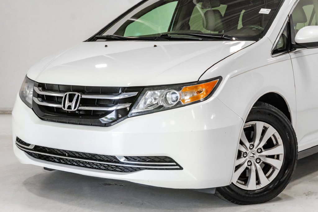 Used 2016 Honda Odyssey SE with VIN 5FNRL5H30GB150373 for sale in Oakbrook Terrace, IL